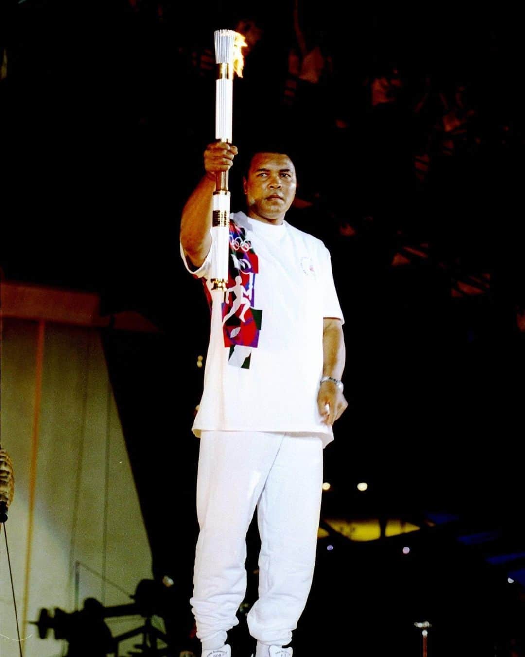オリンピックチャンネルさんのインスタグラム写真 - (オリンピックチャンネルInstagram)「"I'm the greatest ever," he said, and it was hard to argue. 🥊⁠⠀ ⁠⠀ 24 years ago today #MuhammadAli lit the flame at the 1996 Atlanta Games, giving us one of the @olympics most iconic moments.⁠⠀ ⁠⠀ Hit the link in bio to find out more.⁠⠀ ⁠⠀ ⁠⠀ ⁠⠀ ⁠⠀ ⁠⠀ ⁠⠀ ⁠⠀ ⁠⠀ ⁠⠀」7月20日 0時46分 - olympicchannel_x