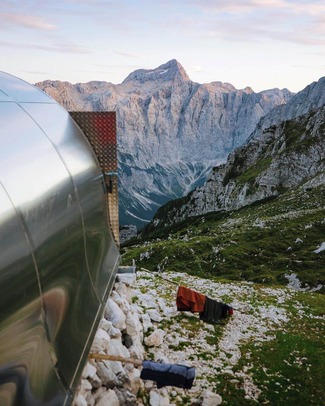 Alex Strohlさんのインスタグラム写真 - (Alex StrohlInstagram)「Alpine sleeping quarters in the Julian Alps on a project for @feelslovenia last summer.   Throughout my photographic career, tourism board assignments have taken me across the world and some of my best memories are from these projects.  If you want to know how I land these projects, check my Adventure PRO workshop. It has everything you need to know and it’s 50% off for a few days. Link in bio 🙏🏻」7月20日 0時58分 - alexstrohl