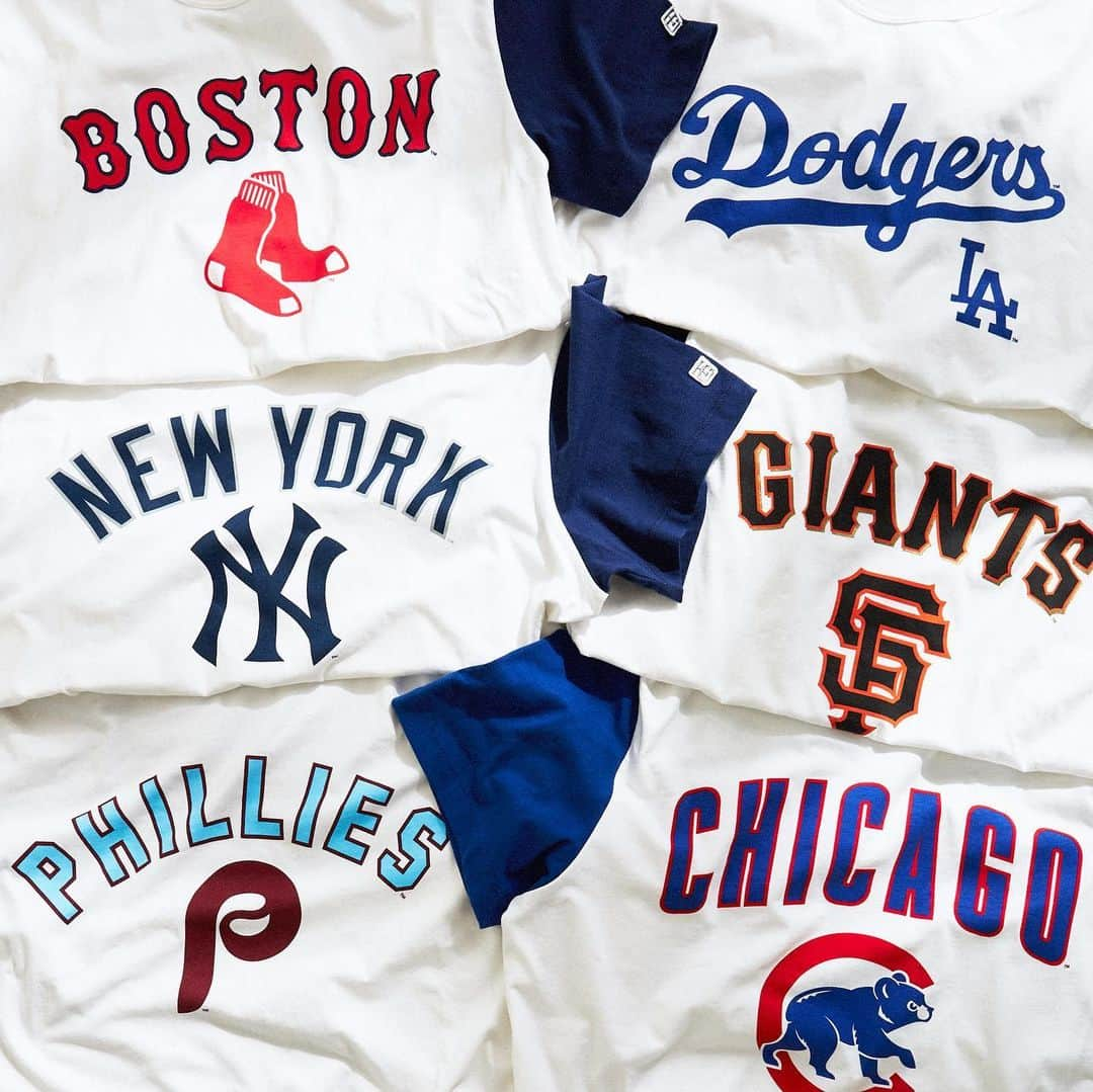 American Eagleさんのインスタグラム写真 - (American EagleInstagram)「#Baseball is coming back this week ⚾️ Do you have your gear ready? Tap for some of your fave teams」7月20日 1時05分 - americaneagle