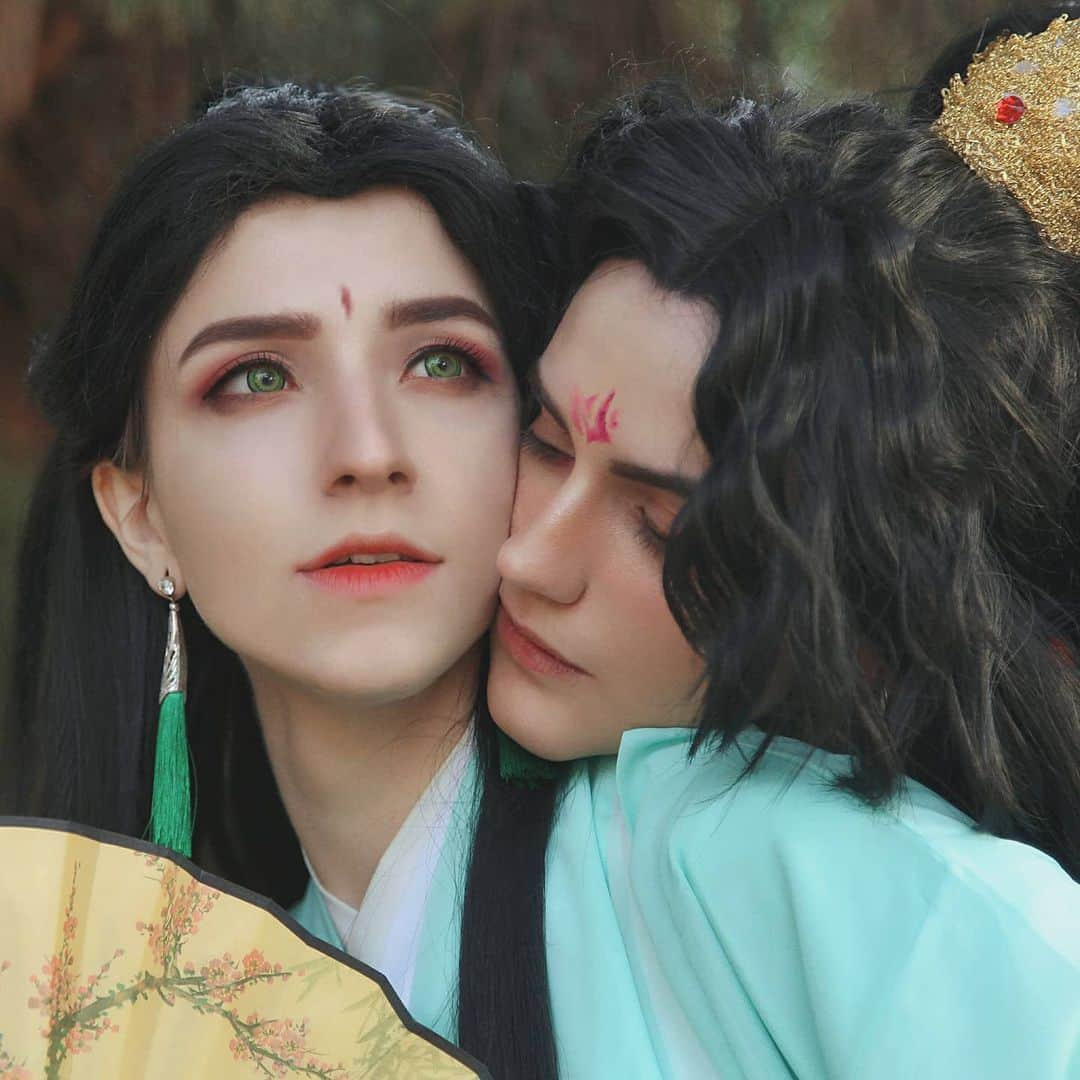 Gesha Petrovichさんのインスタグラム写真 - (Gesha PetrovichInstagram)「Finally totally recovered and ready to work) Actually soon open OnlyFans 😏 🐕Scum villain self saving system 🥒 Shizun by @cain_reliant Me as Luo Binghe Wig by @geshacos」7月20日 1時34分 - petrovichgesha