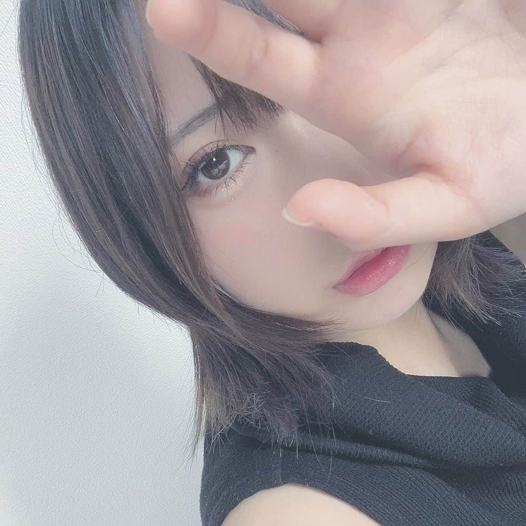 ねおきまこのインスタグラム：「おやすみ」