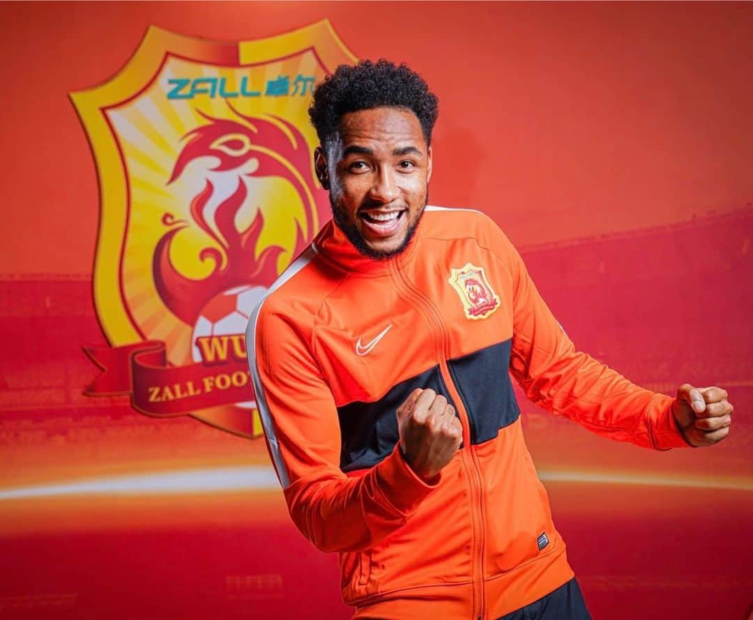 ラファエル・ダ・シルバのインスタグラム：「Alegria de saber que vai ter liga 🤪」
