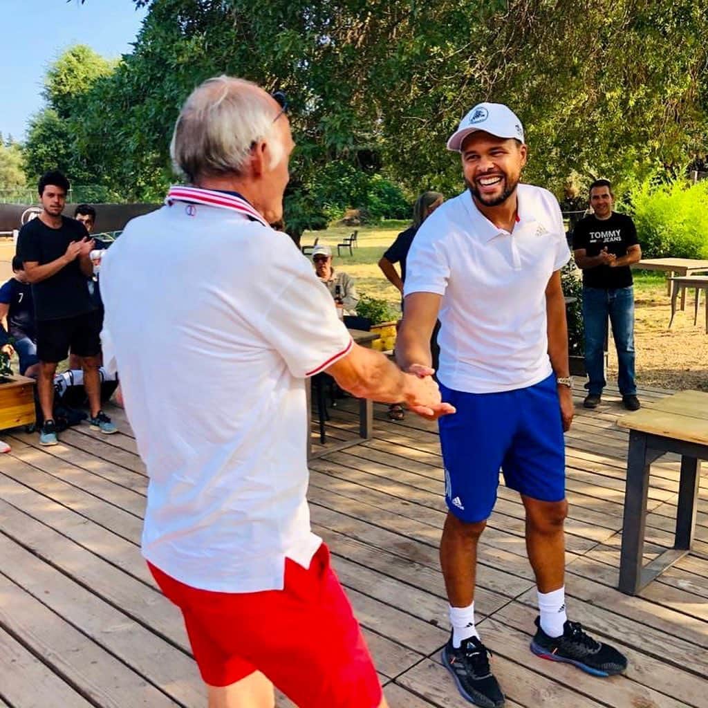 ジョー＝ウィルフリード・ツォンガのインスタグラム：「Bravo à tous les participants du tournoi de #Grasse 🏆🎾 #tsongateam #tournament #allin #country #club」