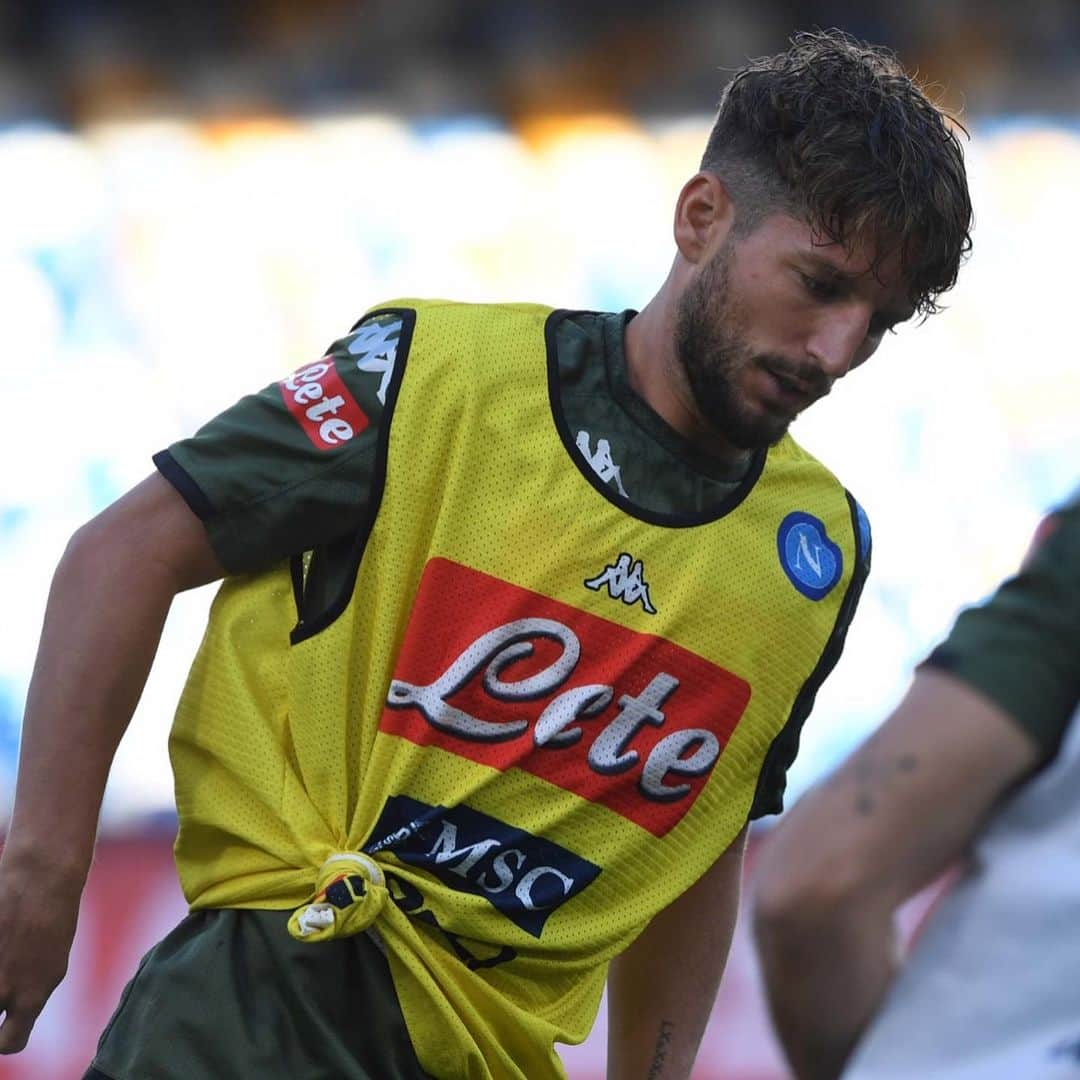 SSCナポリさんのインスタグラム写真 - (SSCナポリInstagram)「🏃‍♂️ I ragazzi sono in campo per il riscaldamento! ⚽️ #NapoliUdinese 🏆 @SerieA 💙 #ForzaNapoliSempre」7月20日 2時03分 - officialsscnapoli