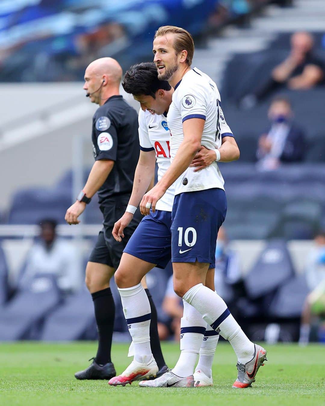 ハリー・ケインのインスタグラム：「Two goals. Three points. Great Sunday afternoon. ⚽️⚽️ #COYS」
