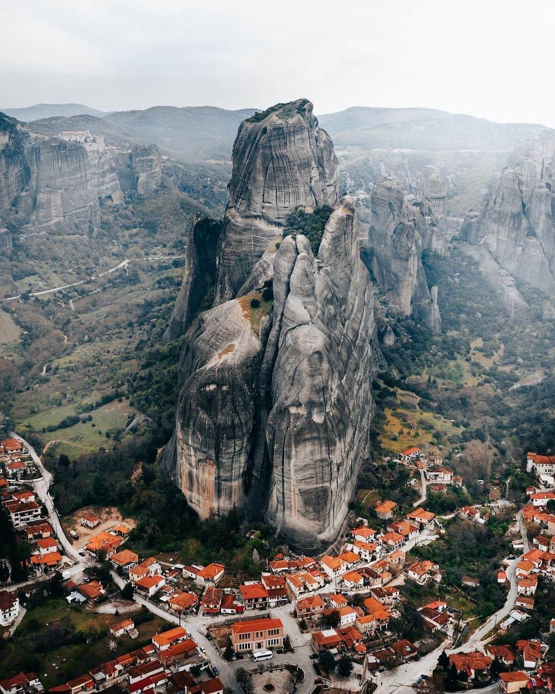 Instagramさんのインスタグラム写真 - (InstagramInstagram)「#HelloFrom Kalampáka. We are dreaming of this little village located at the base of the Meteora, a rock formation in central Greece.   The Meteora (which translates as “suspended in the air”) is known for its complex of remote monasteries, built high up on these natural pillars.  Photo by @frederikschindler」7月20日 2時31分 - instagram