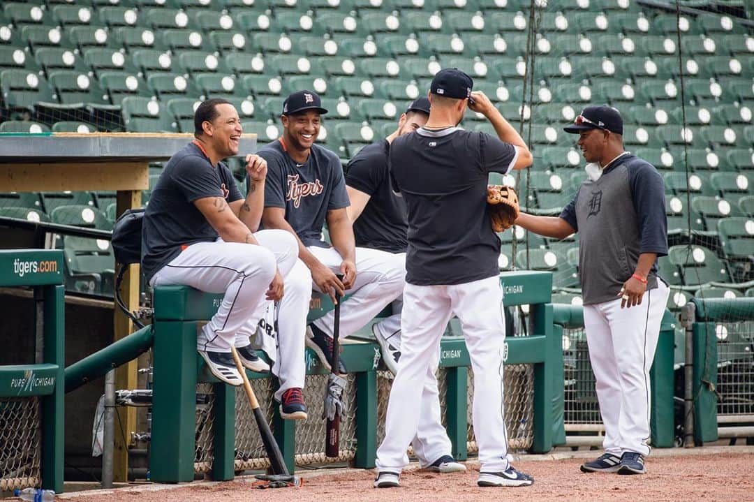 のインスタグラム：「Domingo= ⚾️🤙🏾」