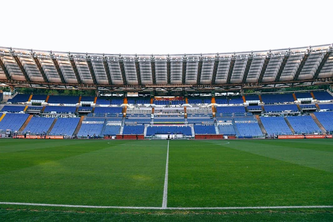 インテルナツィオナーレ・ミラノさんのインスタグラム写真 - (インテルナツィオナーレ・ミラノInstagram)「ROMA VS INTER 🔜🏟 Where will you be supporting the Nerazzurri from, #InterFans? #Inter #ForzaInter #RomaInter #SerieA #Football」7月20日 2時53分 - inter