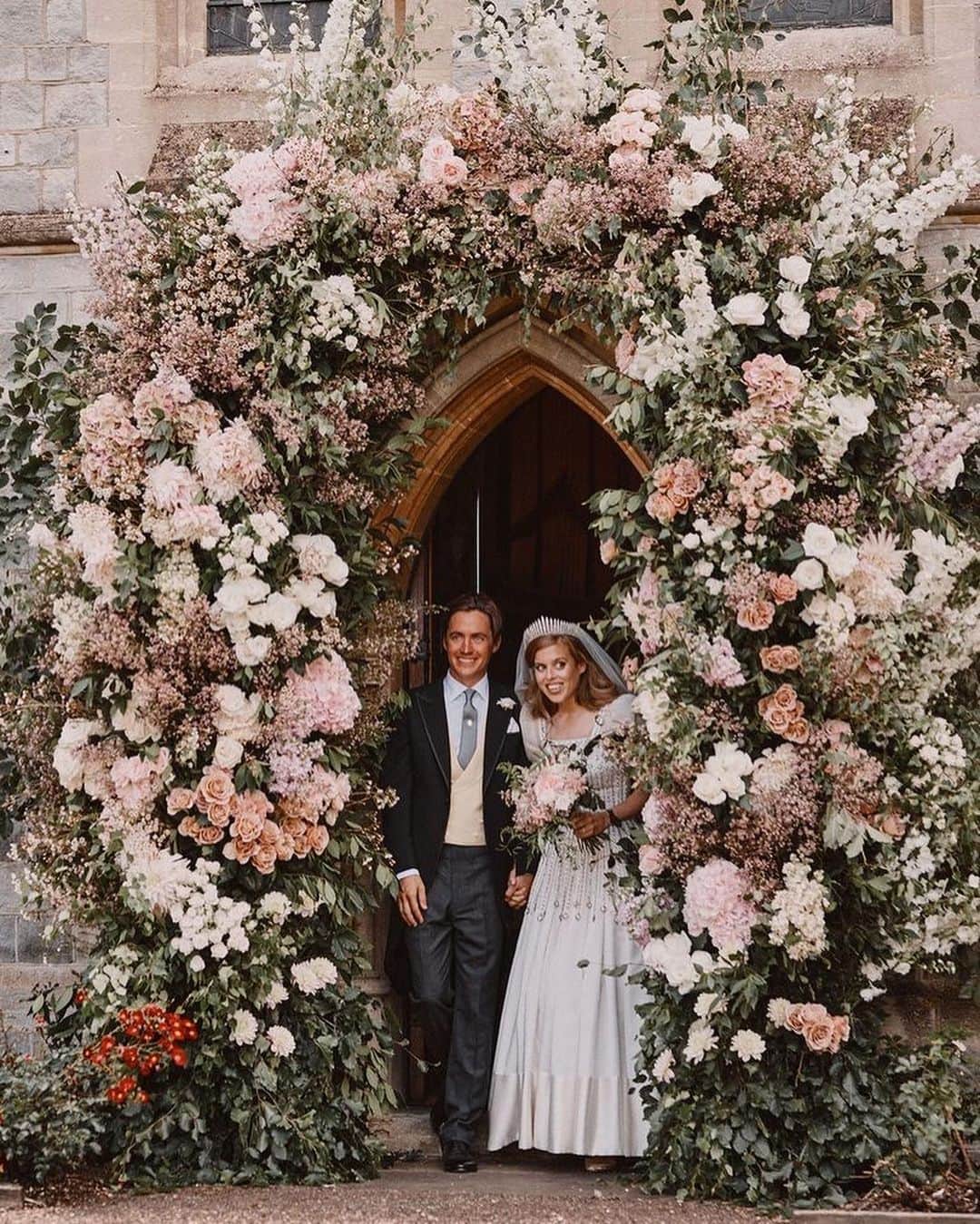 Harper's BAZAARさんのインスタグラム写真 - (Harper's BAZAARInstagram)「Princess Beatrice is now a bride! 🎊 On Friday, the princess secretly wed Edoardo Mapelli Mozzi at Windsor Castle after previously postponing her nuptials due to the coronavirus pandemic. Queen Elizabeth II was in attendance and the bride wore a gown and tiara she borrowed from her grandmother’s closet. Designed by Norman Hartnell, the exquisite ivory dress is made from Peau De Soie taffeta, and is trimmed with ivory Duchess satin. Head to the link in our bio to see more photos from Beatrice and Edoardo’s royal wedding day.」7月20日 3時16分 - harpersbazaarus