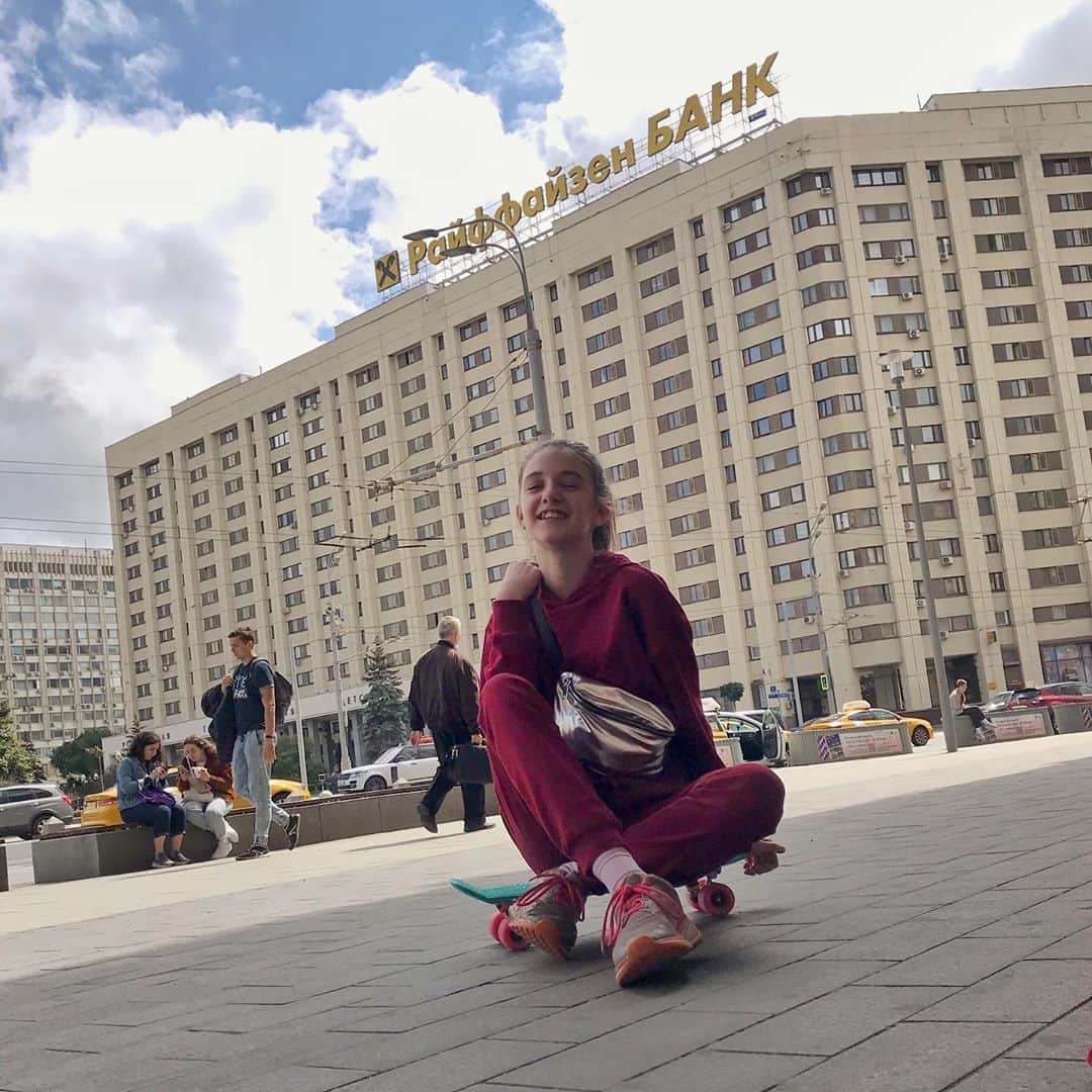クリスティーナ・パカリーナのインスタグラム：「Это не реклама Райфайзен банка 😂」