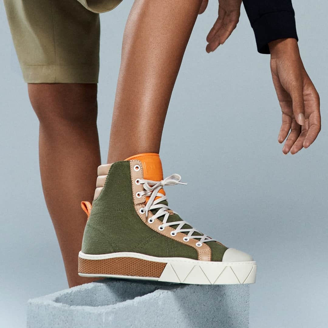 Schutzのインスタグラム：「IT'S A MATCH - SCHUTZ URBAN SNEAKER HIGH ❤️ #newin #schutzurban」