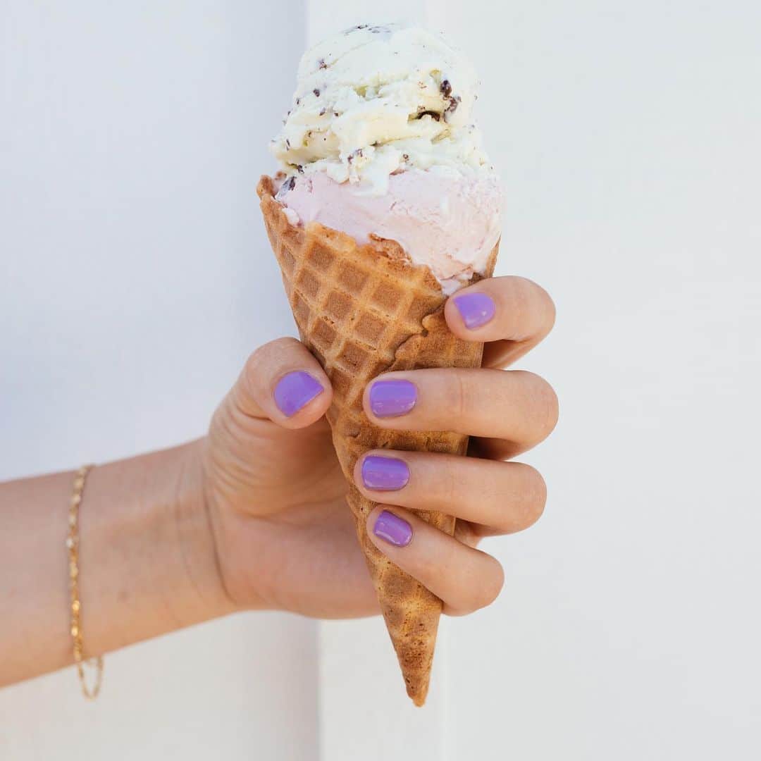 OPIさんのインスタグラム写真 - (OPIInstagram)「I scream for #NationalIceCreamDay and pretty purple nails🍦  Shade: #DoYouLilacIt?   #Iceream #OPIObsessed #ColorIsTheAnswer #NOTD #NailSwag #NailsOfInstagram #NailsOnFleek #NailPolish #Nails #OPI」7月20日 4時01分 - opi