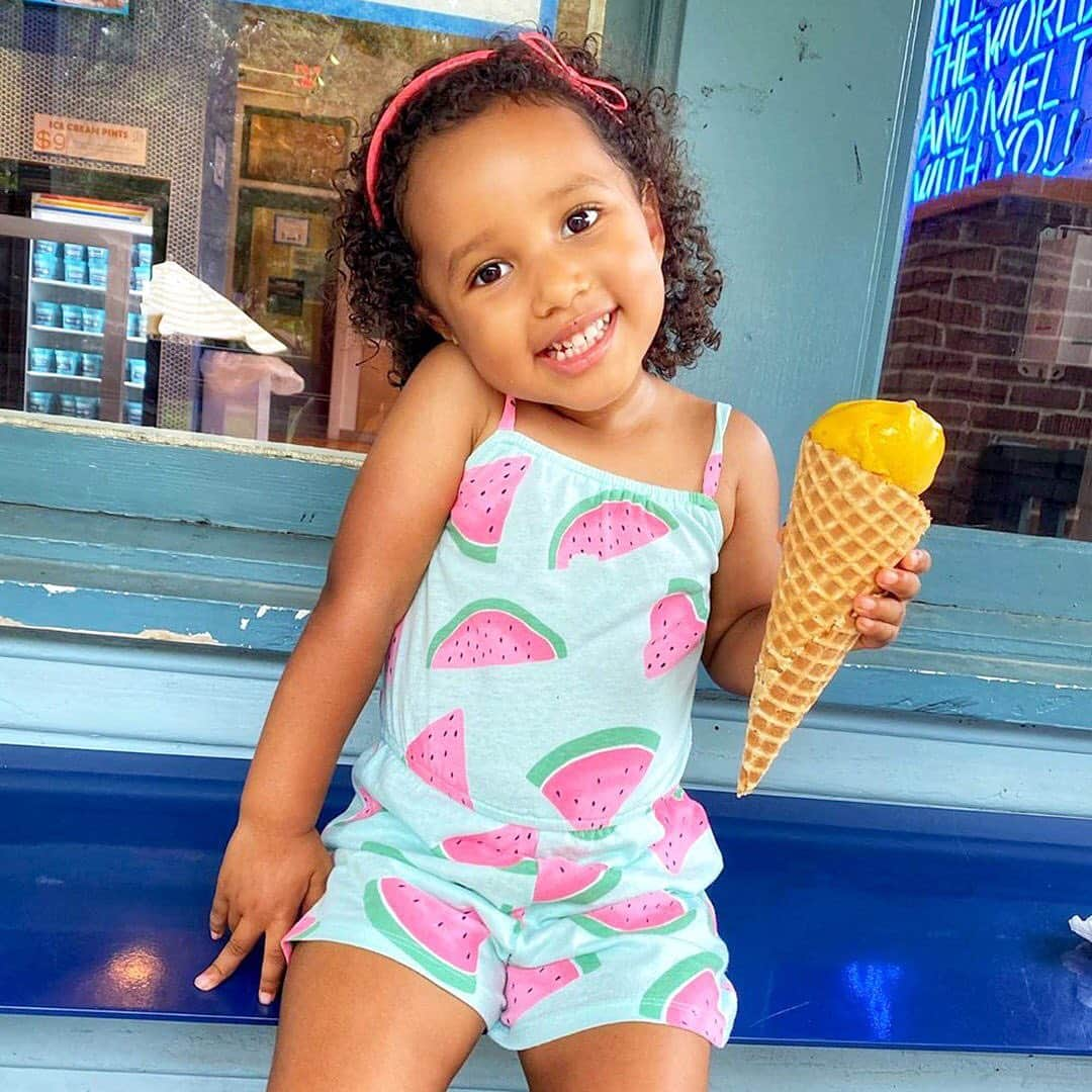 Old Navyさんのインスタグラム写真 - (Old NavyInstagram)「i scream, you scream, we all scream for...how cute your kiddos are on #nationalicecreamday 🍦 . #oldnavystyle #spottedinoldnavy」7月20日 4時21分 - oldnavy