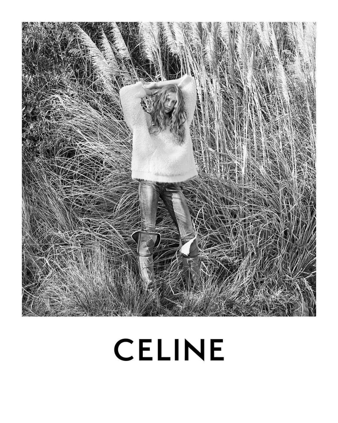 Celineさんのインスタグラム写真 - (CelineInstagram)「CELINE WINTER 20 PART 1 CELINE KNITWEAR   COLLECTION AVAILABLE NOW IN STORE AND AT CELINE.COM    ANNA FRANCESCA PHOTOGRAPHED BY @HEDISLIMANE IN SAINT-TROPEZ IN NOVEMBER 2019   #CELINEBYHEDISLIMANE」7月20日 4時35分 - celine