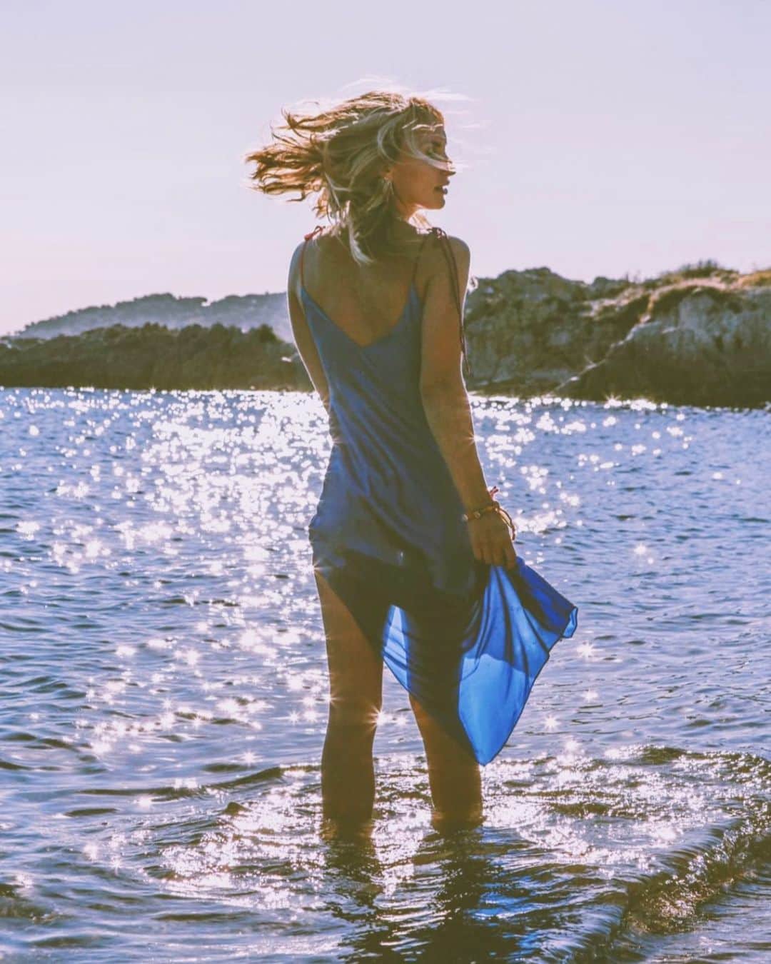 ダニジョーのインスタグラム：「WET SUMMER 💙💦 @patriciafaurephotography」