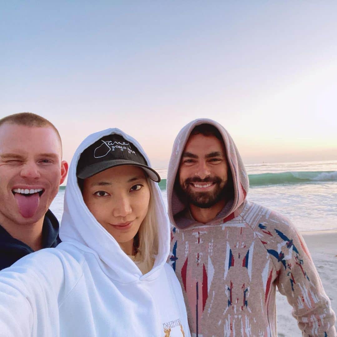 パク ・スジュのインスタグラム：「Missing this birthday queen and Cancerian icon @scottstudenberg & my best bud @trentaxelson! Thankful to have friends like you who I can laugh, dance, speak on the phone for hours on end, talk spiritual awakening, and listen to that damn Chromatica album on repeat for 8hr road trips with 💖 love you!!!」