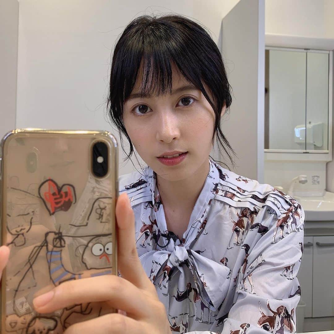 岡奈なな子（おかなちゃん）のインスタグラム：「プロの方にヘアメイクして頂くと清純派女子になれるマジック」
