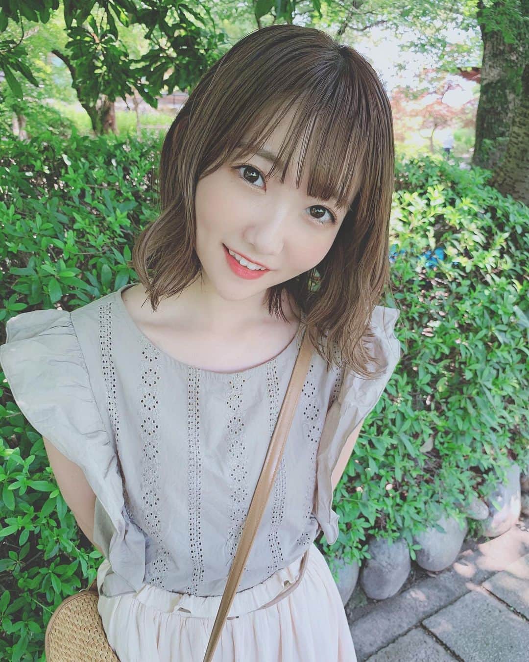夏川愛実のインスタグラム：「﻿ おはようございます😌💗﻿ ﻿ #アイドル#ロブ#ロブ巻き#巻き髪﻿ ﻿#夏服#夏コーデ#ベージュコーデ#ベージュカラー」