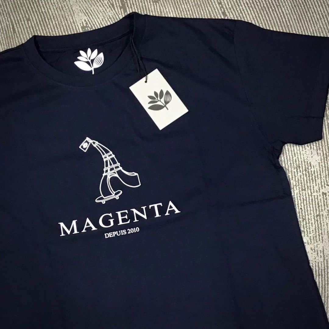 スケートボードのカリフォルニアストリートさんのインスタグラム写真 - (スケートボードのカリフォルニアストリートInstagram)「FRANCE 発信のスケートブランド、MAGENTA 10周年を祝い、エッフェル塔がモチーフになった Tシャツと半袖シャツが入荷です🇫🇷  @magenta #magentaskateboards #skateboard #skateboarding #skater #カリフォルニアストリートスケーター #カリスト #スケートボード #スケボー #スケーター#californiastreet #calst」7月20日 17時27分 - california_street