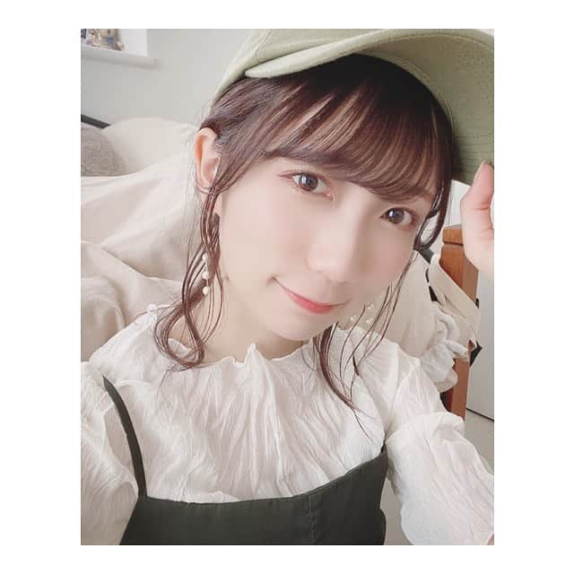 江嶋綾恵梨さんのインスタグラム写真 - (江嶋綾恵梨Instagram)「ヘアアレンジ頑張った日。☺︎ #キャップ女子 #キャップ #ヘアアレンジ #ゆるふわ巻き」7月20日 17時25分 - aeringoooo