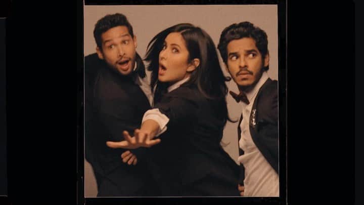 カトリーナ・カイフのインスタグラム：「One fine day-  BTS ➡️ 📞 👻 #shotbeforelockdown   @ishaankhatter @siddhantchaturvedi @gurmmeetsingh @ravi.shankaran @jasvinderbath @ritesh_sid @faroutakhtar @excelmovies」