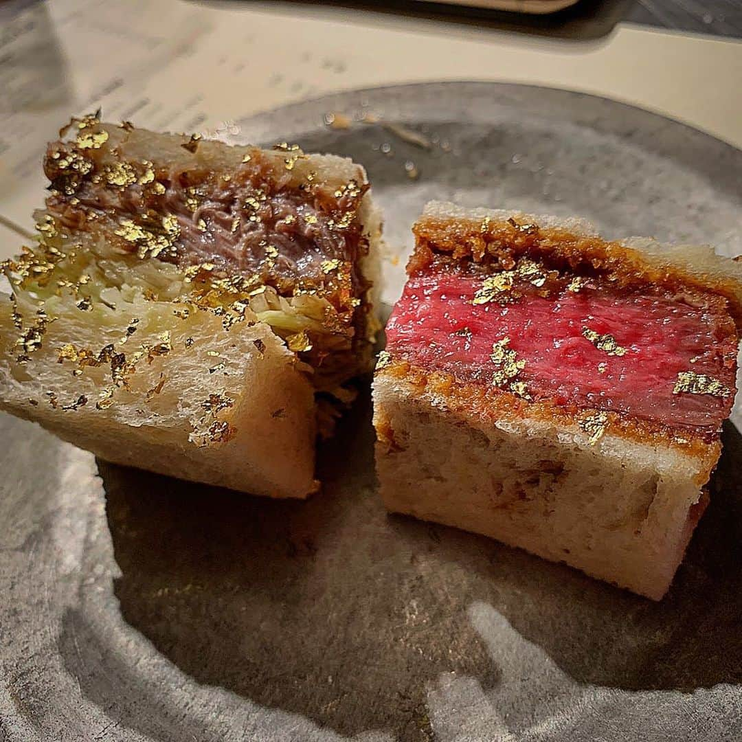 堀江貴文さんのインスタグラム写真 - (堀江貴文Instagram)「#wagyu #wagyumafia #kobebeef #cutletsandwich #tuna #WAGYUMAFIA特製カツサンドとやま幸のマグロを使ったマグロサンド #美味しくないわけがない #夕食 #料理 #美味しい #ごはん  #food #foodlovers #foodie  #delicious #foodoftheday #foodgasm  #yum #yummy #tasty #eat #eating #hungry #foodpics #fresh #tasty #eating #foodpic #instafood https://wagyumafia.official.ec/」7月20日 17時50分 - takapon_jp