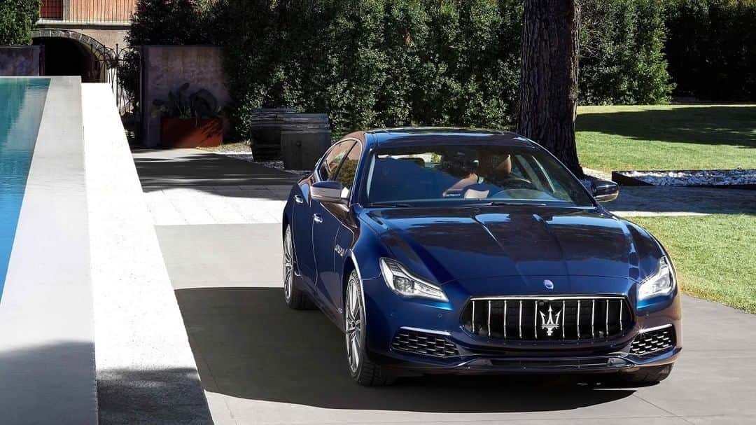 Maserati Japan | マセラティ ジャパンのインスタグラム：「MASERATI ALL RANGE Open Door Weekend 2020.7.23 (THU) – 26 (SUN)  来る7月23日（木・祝）～26日（日）の4日間にわたり、“MASERATI ALL RANGE Open Door Weekend”と題し、マセラティ オールラインアップの展示試乗会を開催いたします。  究極の贅沢とエレガンスを体現できる『GHIBLI』、マセラティ初にして究極のSUV『LEVANTE』、時を経ても色褪せることのない気品と存在感を放ち続ける『QUATTROPORTE』まで、マセラティのオールラインアップの試乗車をご用意いたします。  眺めるだけでは、決してわからないマセラティのドライビングフィール、官能的なサウンドを夏の晴れ渡る空の下で、試乗にて存分にご体感いただければ幸いです。  皆様のご来場を心よりお待ち申し上げております。  詳細はこちら：https://www.maserati.com/jp/ja/news-event/open-door-weekend-july-2020  #Maserati #マセラティ #MaseratiJapan #マセラティジャパン」