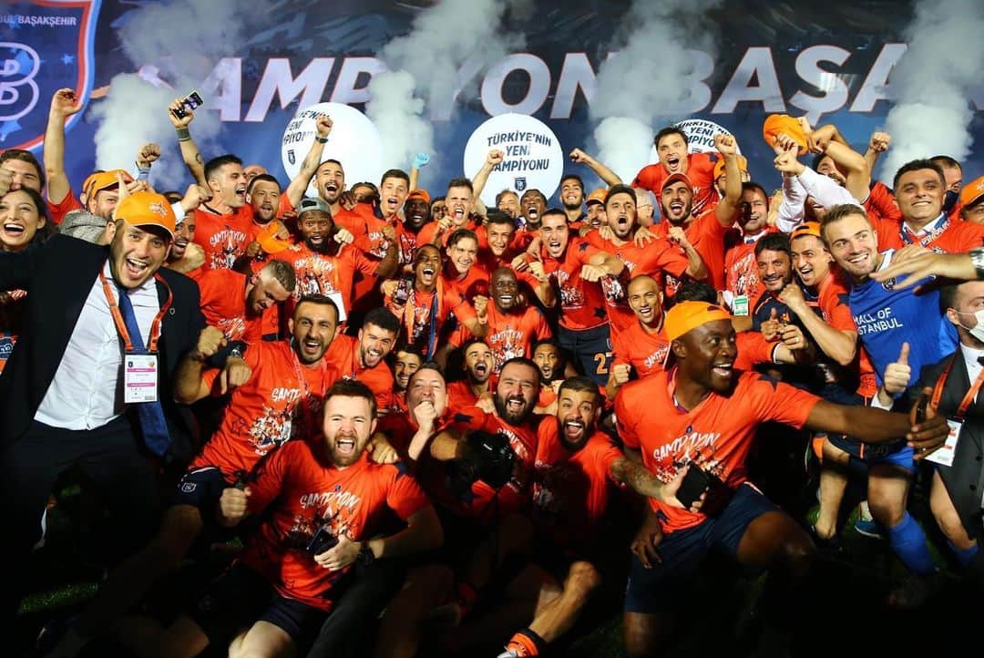 マルティン・シュクルテルのインスタグラム：「🏆CHAMPIONS🏆 @ibfk2014」