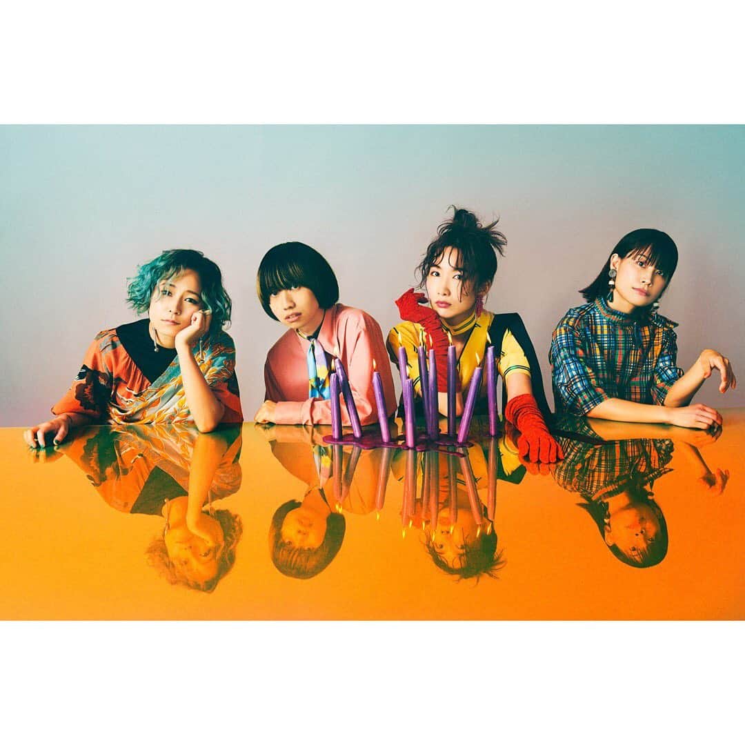 中嶋イッキュウさんのインスタグラム写真 - (中嶋イッキュウInstagram)「いえ〜い  #新しいアー写 #シングルのジャケット #おまえの字 #俺が書いたよ」7月20日 18時03分 - ikkyu193