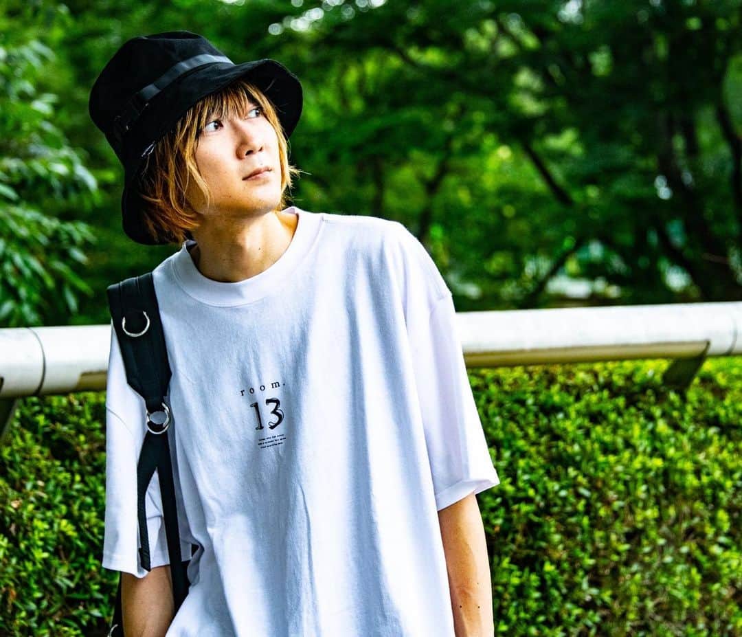 江口雄也さんのインスタグラム写真 - (江口雄也Instagram)「数日前から一転 ムシムシして暑い、、、 雨降りそう☔️  logo t-shirt (@room.13_official )」7月20日 18時20分 - bluengt