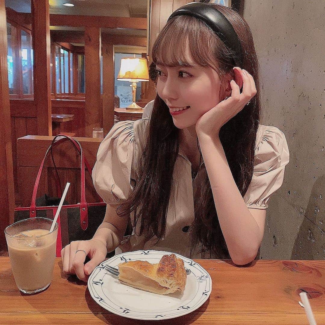 野島樺乃のインスタグラム：「アップルパイスキ🥧🍎 . #栄カフェ #名古屋カフェ #久屋大通カフェ #アップルパイ」
