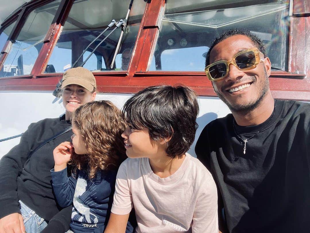 サネリー・ジェームズのインスタグラム：「🧭📍」
