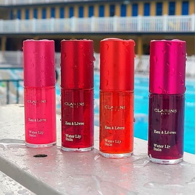 CLARINSさんのインスタグラム写真 - (CLARINSInstagram)「💦 Our iconic Water Lip Stains can last up to 300 kisses 😘 and through hot summer days 💦 take the plunge and try one! #makeup #clarinsmakeup」7月20日 10時34分 - clarinsusa