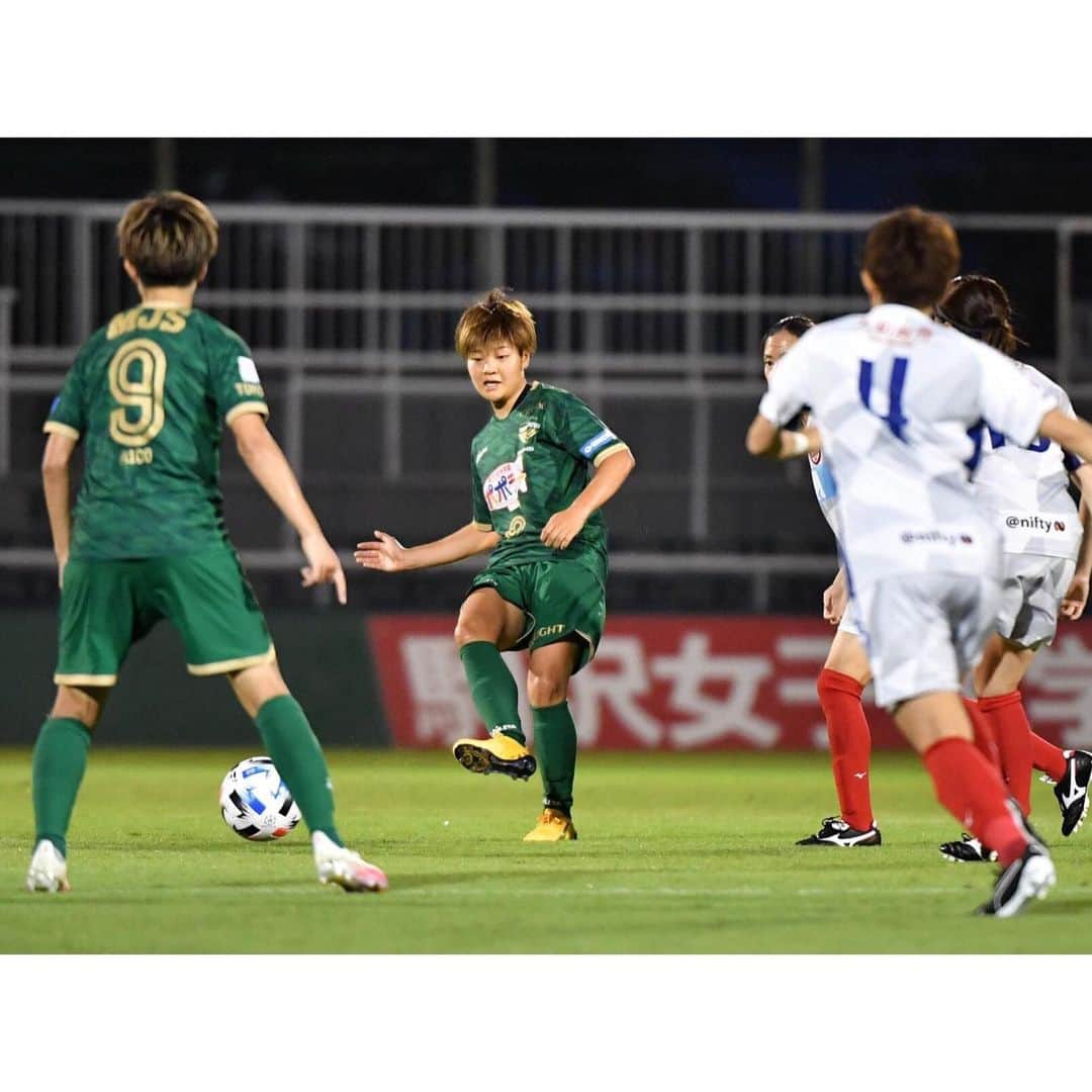 長谷川唯さんのインスタグラム写真 - (長谷川唯Instagram)「🇯🇵 リーグ開幕戦1-0⚽️ 第1号はまよでした🐷 スーパーゴールだったなぁ ブレブレだったなぁ 相手に当たったかと思ったくらいの変化🤷‍♀️💕 そして、かつぴーの公式戦復帰🤩 本当にかっこいい！尊敬！ ももかも怪我から復帰、リーグ初出場！ 2人ともおめでとう！！ またみんなで頑張ろう😊⚽️ 応援ありがとうございました😌 . . #BELEZA #なでしこリーグ」7月20日 11時35分 - yui___hasegawa