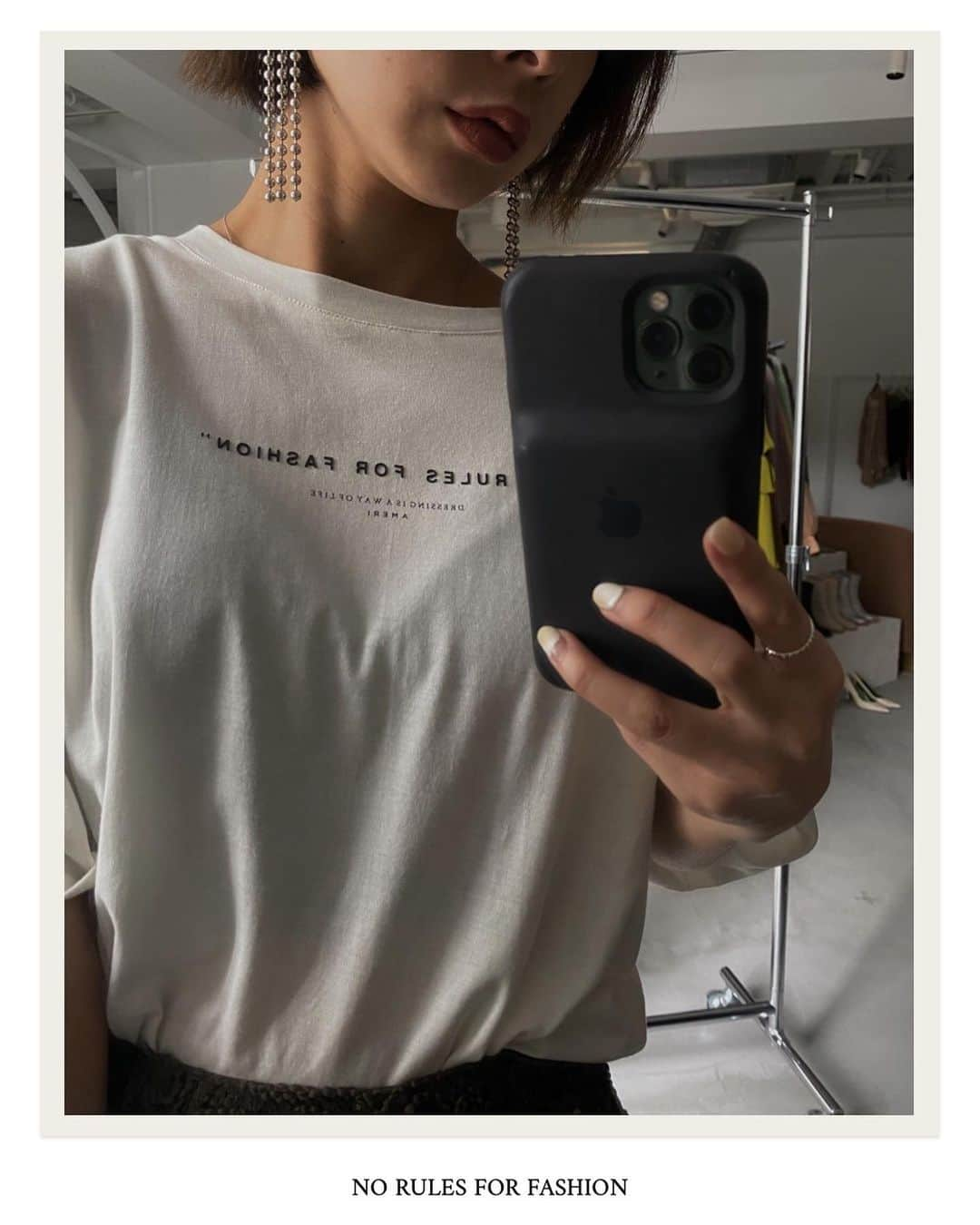 黒石奈央子さんのインスタグラム写真 - (黒石奈央子Instagram)「あめりふく . . AMERI SLOGAN TEE ¥7500 7/28 . . あめりのブランドコンセプトであるNO RULES FOR FASHIONをラバーのプリントで表現した一枚！ しかも汗染み防止な素材を使用してます！ .  .  @ameri_shinjuku @amerivintage @ameri_daikanyama @ameri.shinsaibashi #ameri#amerivintage #fashion #vintagefashion #coordinate#ootd#outfit#osanposnap #705_outfit #大人ファッション #大人コーディネート #大人スタイル #modestyle #modefashion#modecasual」7月20日 11時40分 - blackstone705