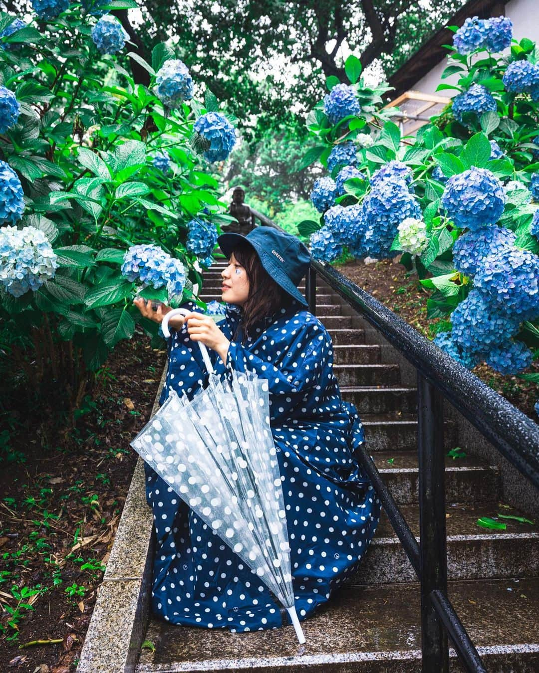 kenta_soyoungさんのインスタグラム写真 - (kenta_soyoungInstagram)「Raincoat and hydrangea. . . . . 雨合羽撮影たのしかったな〜 紫陽花はやっぱ雨の中撮らないと！って思います☔️ . . . model: @nanairo_girl_」7月20日 11時42分 - kenta_soyoung