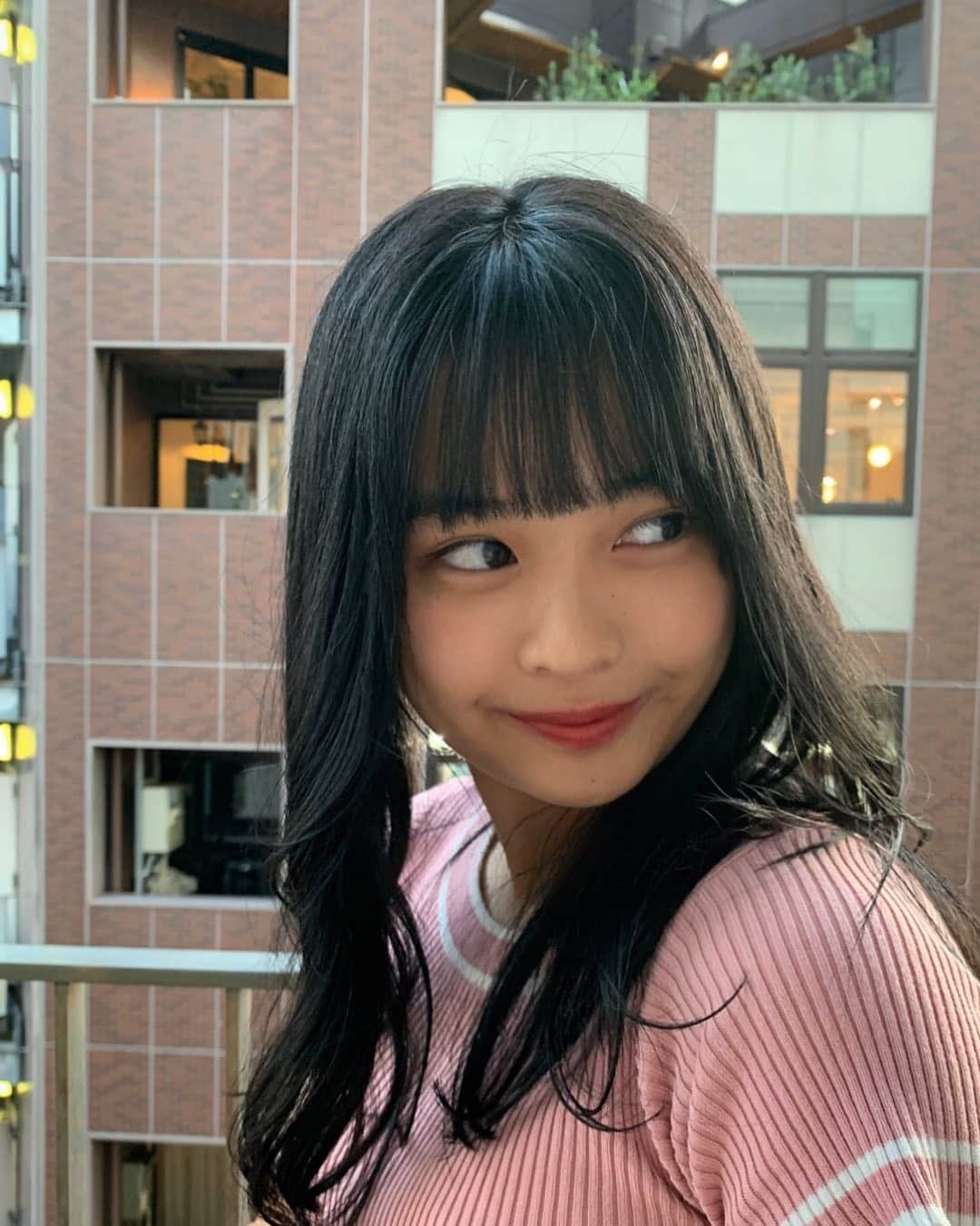 西本ヒカルのインスタグラム：「・ ブラックブラウンカラー💇🏻‍♀️💇🏽‍♀️♡ @cura_kahoarakawa ♡」
