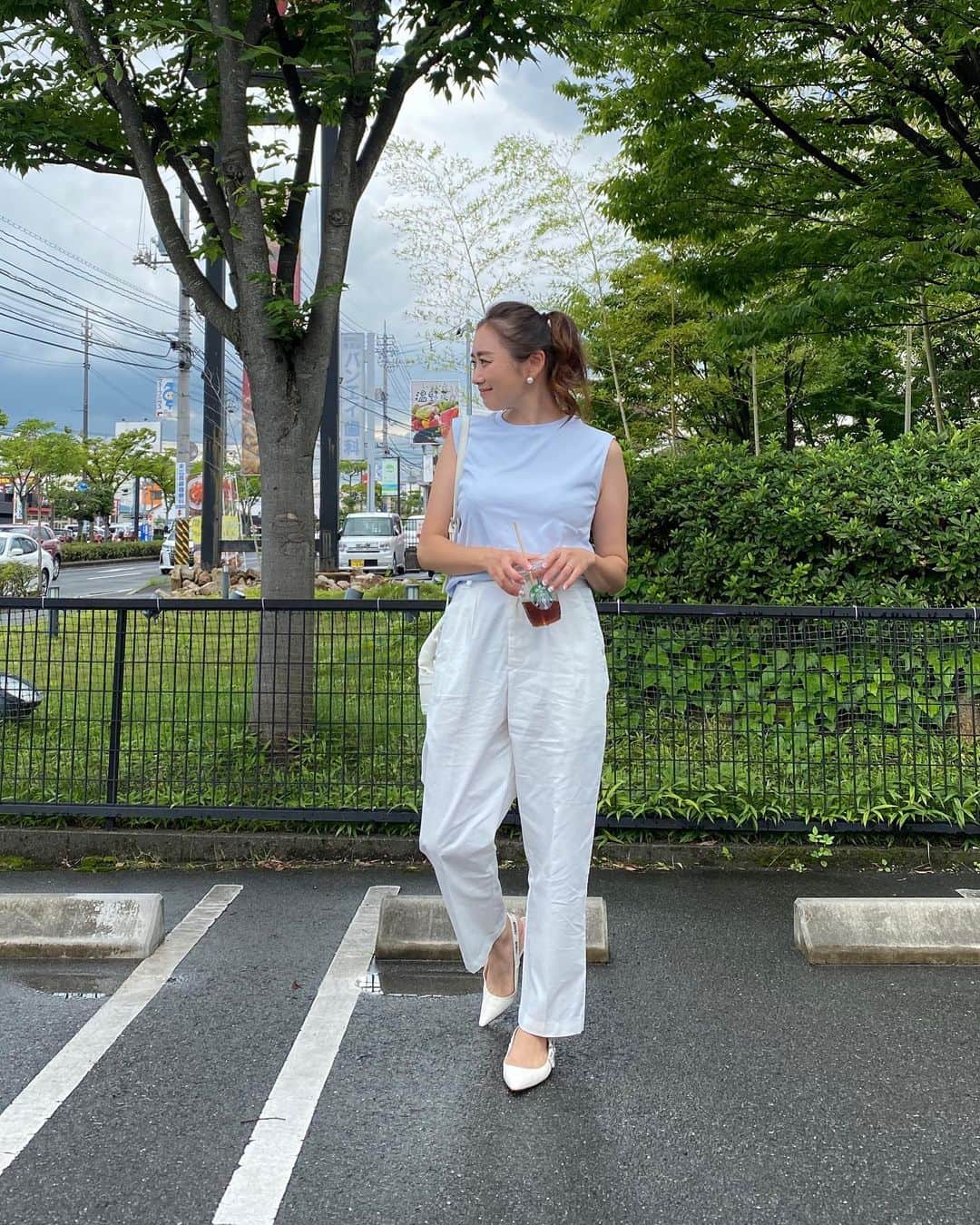 Keikooooooのインスタグラム：「先日の服♡ 娘の誕生日会（4月7月合同）に参加。 園での様子が見れて楽しかった♡ tops @gu_global  pants @mite__official shoes @dior  bag @ohgaofficial」