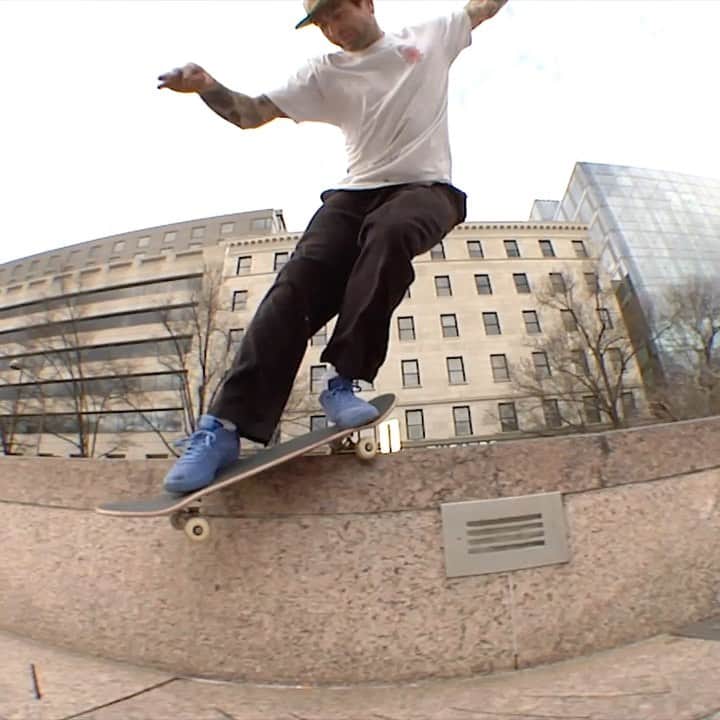 スラッシャーのインスタグラム：「👑 @bworrest x @venturetrucks x @thrashermag now playing on the Thrasher site 📺」