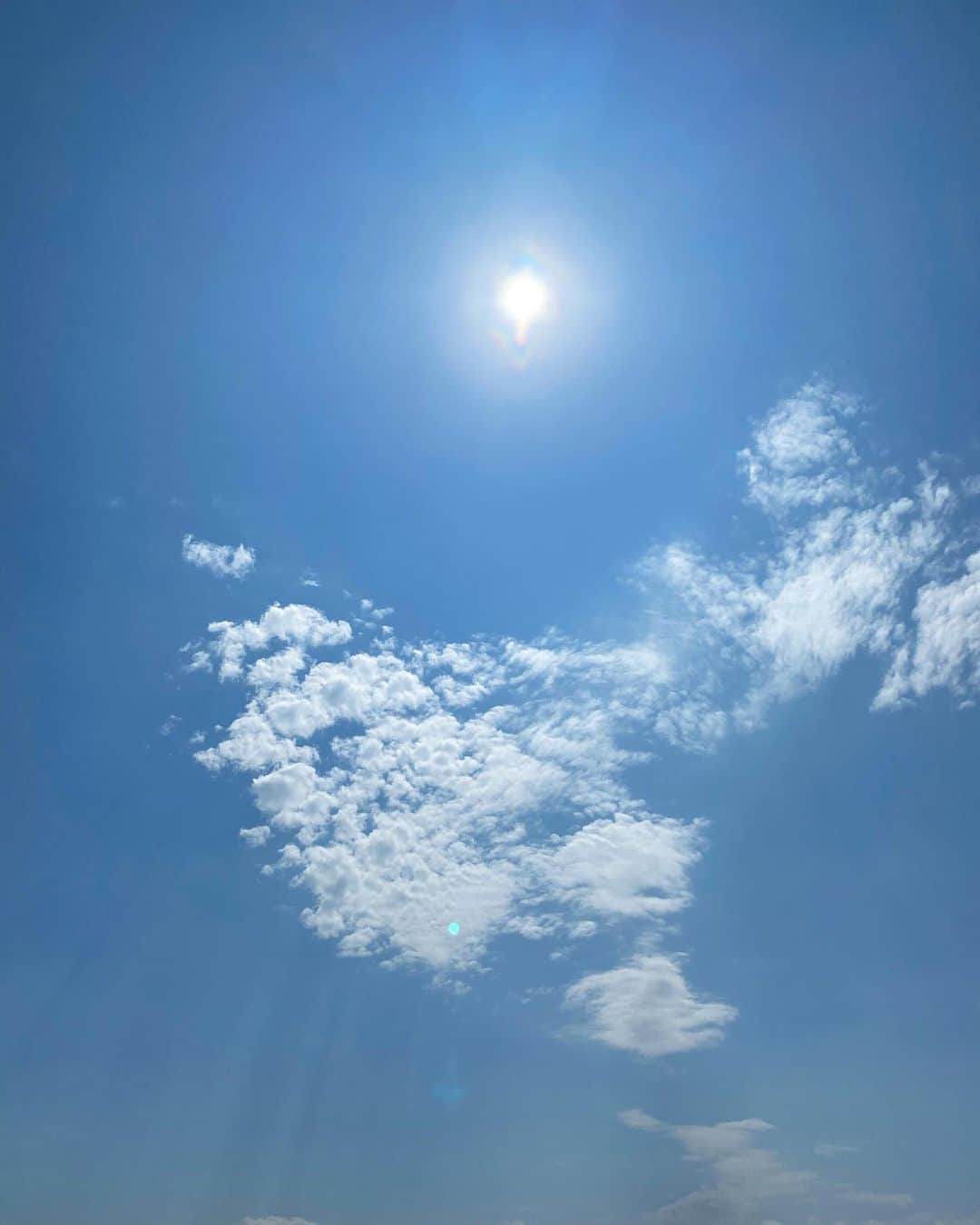 Fushimi natsukiさんのインスタグラム写真 - (Fushimi natsukiInstagram)「梅雨明け　はやく　🌞🌞🌞 ひさしぶりに晴れてテンション上がった〜　♡  また１週間がんばろっと　❣️  @nagayuca  さんに  #空が足りてへんって許可もらえたので空の写真をひさしぶりにupする  #空　#ふしみ空#青空」7月20日 12時44分 - fusshan