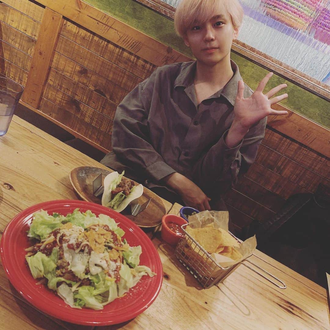 沢村玲/REIのインスタグラム：「REIでーす！ Instagram始めましたー！！( ^ω^ ) これからよろしくね！！おうちご飯もアップしていくよー！！)^o^( フォローよろしくねー！   #ONENONLY #REI #彼氏感」