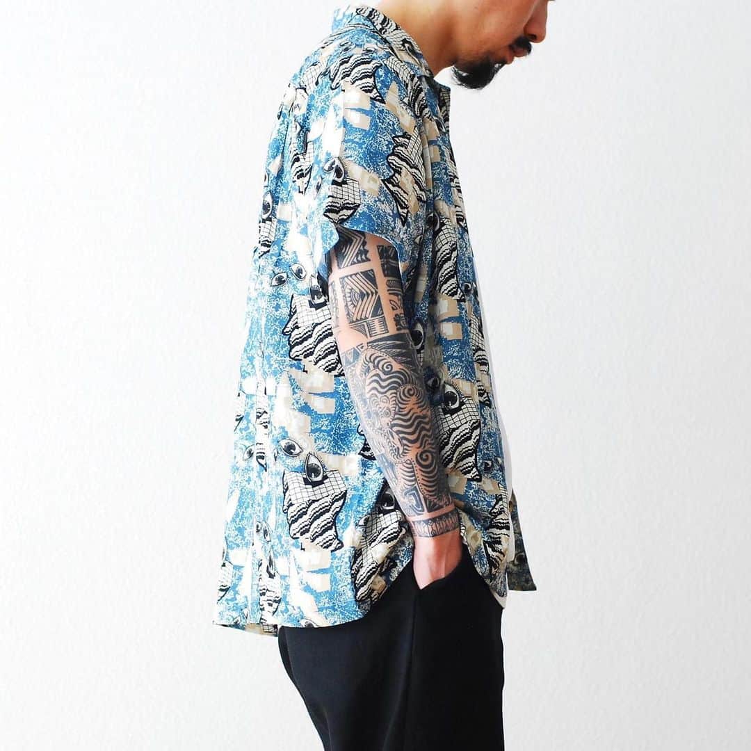 wonder_mountain_irieさんのインスタグラム写真 - (wonder_mountain_irieInstagram)「_［SALE対象商品］ BRAIN DEAD / ブレインデッド "Hawaiian Shirt -SURREAL-" ¥25,300- > ¥15,180-[40%off] _ 〈online store / @digital_mountain〉 https://www.digital-mountain.net/shopdetail/000000009213/ _ 【オンラインストア#DigitalMountain へのご注文】 *24時間受付 *15時までのご注文で即日発送 * 1万円以上ご購入で送料無料 tel：084-973-8204 _ We can send your order overseas. Accepted payment method is by PayPal or credit card only. (AMEX is not accepted)  Ordering procedure details can be found here. >>http://www.digital-mountain.net/html/page56.html  _ #BRAINDEAD #ブレインデッド _ 本店：#WonderMountain  blog>> http://wm.digital-mountain.info _ 〒720-0044  広島県福山市笠岡町4-18  JR 「#福山駅」より徒歩10分 #ワンダーマウンテン #japan #hiroshima #福山 #福山市 #尾道 #倉敷 #鞆の浦 近く _ 系列店：@hacbywondermountain _」7月20日 18時38分 - wonder_mountain_