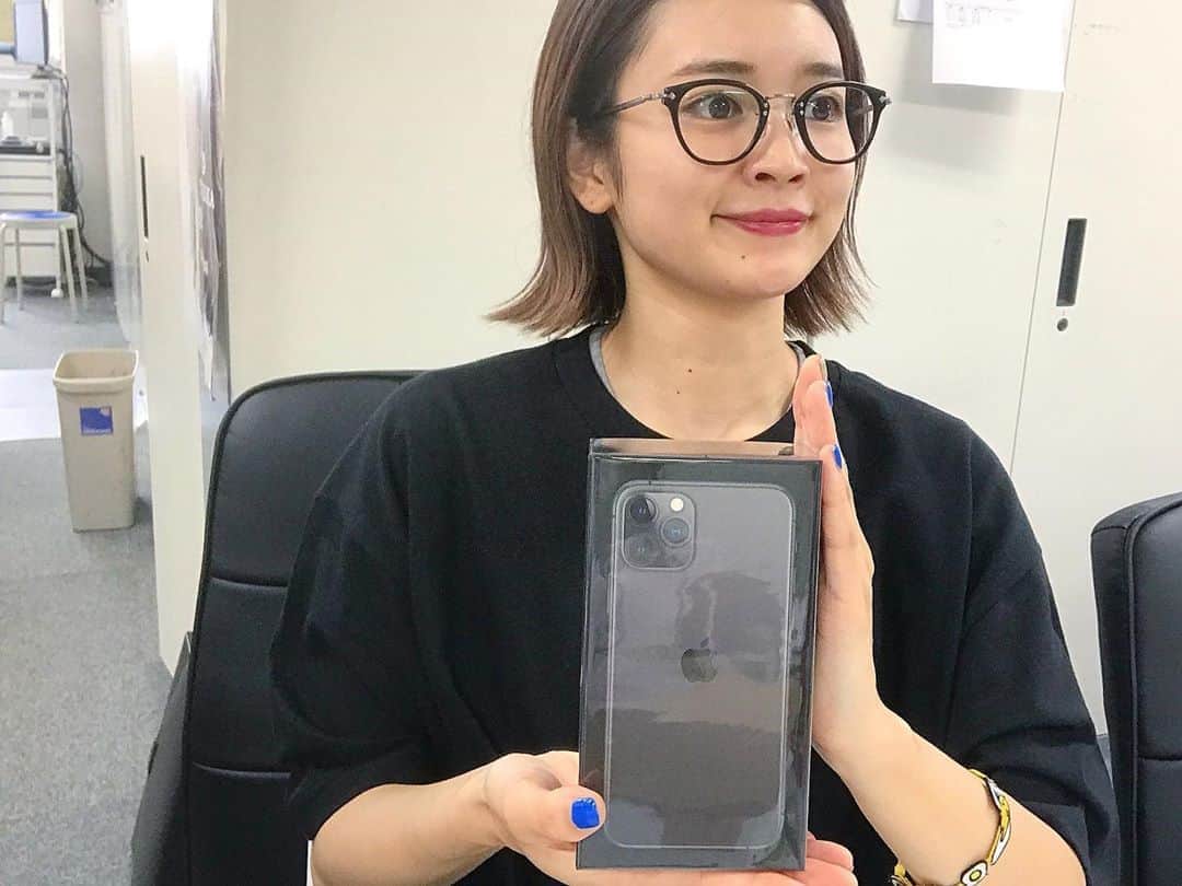 富久美玲のインスタグラム：「_ . 初めて1度も壊れる事なく3年半程 携帯を使い込みました . なので思い入れがすごく多いです。 . iPhone📱7plus→11pro . 比べもんにならんくらい画質良き . (この写真は最後に7plusで撮影) . ホームボタンじゃなくfaceIDとか かっけぇし、やっと現代って感じ テンション上がるぅぅうぅうw . これから宜しく頼む相棒＼(^o^)／ .」