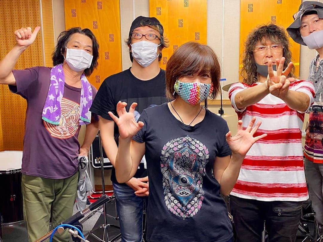 田村直美のインスタグラム：「【田村直美】7/23新横浜公演　17時st Clockworker Presents 田村直美 〜A面B面やりたい放題Evolution〜 は無観客LIVEによる配信のみになりました  https://passmarket.yahoo.co.jp/event/show/detail/01q9we111bgv0.html  残念すぎて　まだ切り替えられない けどどうせなら楽しみたい・楽しんでもらいたいので 色々練り直ししてます　 頭から見逃すなよ〜❣️  変更をものともしない　頼もしいメンバー 田中一光(dr)  西山"ニシヤン"史陽(ba)  北島健二(gt) 本日、お誕生日🎂🎉㊗️ DIE(key) 田村直美(vo)」