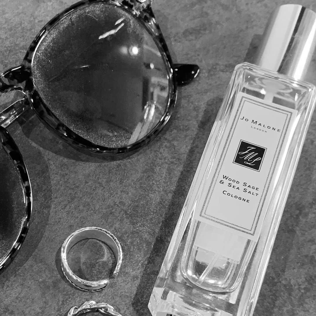 宮本茉凜さんのインスタグラム写真 - (宮本茉凜Instagram)「new👑🤍 #jomalone #perfume」7月20日 13時54分 - marin__miyamo