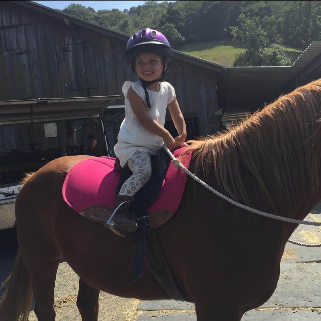 エイヨシャ・カレーさんのインスタグラム写真 - (エイヨシャ・カレーInstagram)「This is 8! Our first born 🖤 Riley Roo. Our horseback loving, sun loving, sassy flower child. 😩 ( I cant believe we have an 8 yr old @stephencurry30 😆)」7月20日 14時19分 - ayeshacurry