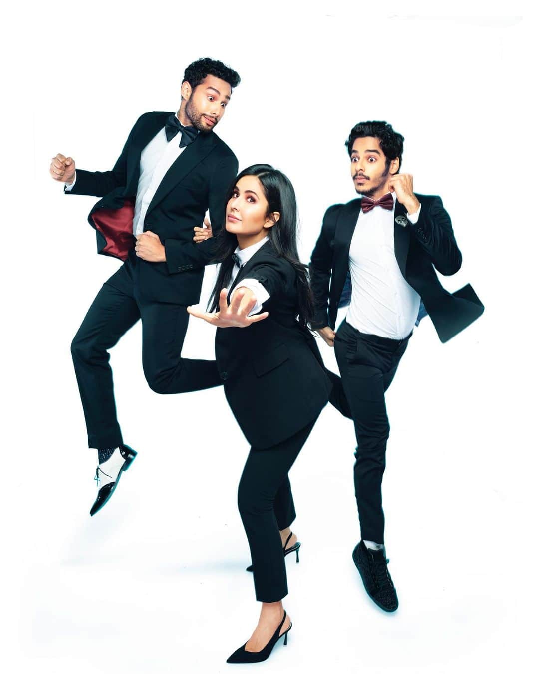 カトリーナ・カイフのインスタグラム：「The one stop shop for all bhoot related problems , #PhoneBhoot 👻 ringing in cinemas in 2021  @ishaankhatter @siddhantchaturvedi @gurmmeetsingh @ravi.shankaran @jasvinderbath @ritesh_sid @faroutakhtar @excelmovies」