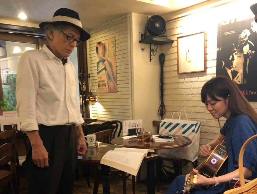 松本隆さんのインスタグラム写真 - (松本隆Instagram)「石田と生島のバンドネオンで、ぼくの歌を歌ってくれた。石田は瑠璃色プロジェクトをやりつつ、自分のソロアルバムも録音してて、はっぴいえんども1曲入ってるらしい。なんだか和気あいあいの夜だった。木馬に感謝！」7月20日 15時03分 - takashi_matsumoto_official