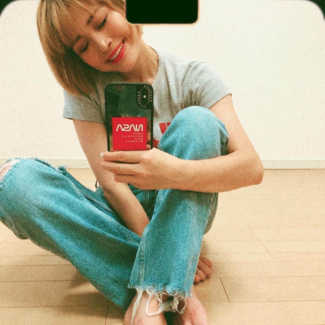 のインスタグラム：「🚀🌍🚀🌍﻿ New Case.﻿ ﻿ NASA×CASETiFY✨ @nasa @casetify_jp  ﻿ Thank you @casetify_jp .﻿ ﻿ 下記LINKより先行販売登録も出来るそう﻿ なので是非🚀🚀﻿ https://www.casetify.com/ja_JP/nasa  ﻿ ミラーケース何個あっても便利だし﻿ 可愛い🦋オススメ🦋 #casetify #casetifycase #nasa×casetify」