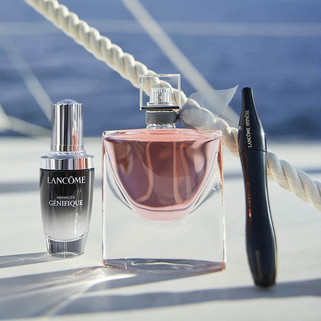 Lancôme Officialさんのインスタグラム写真 - (Lancôme OfficialInstagram)「Summer is all about an easy-breezy routine. All you need is your favorite mascara, deep hydration to pamper your skin after bright sunny days and a fragrance that transports you onto a refreshing journey all summer round.  #Lancome #AdvancedGenifique #LaVieEstBelle #Hypnose.」7月20日 15時58分 - lancomeofficial